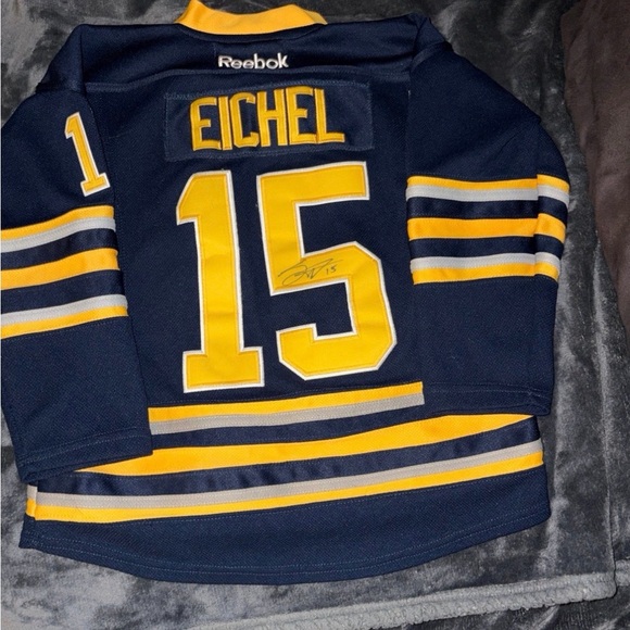 SIGNED- Buffalo Sabres- Jack Eichel Jersey-Reebok youth - Picture 4 of 6